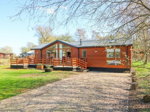 12 Bullrush, Lincoln