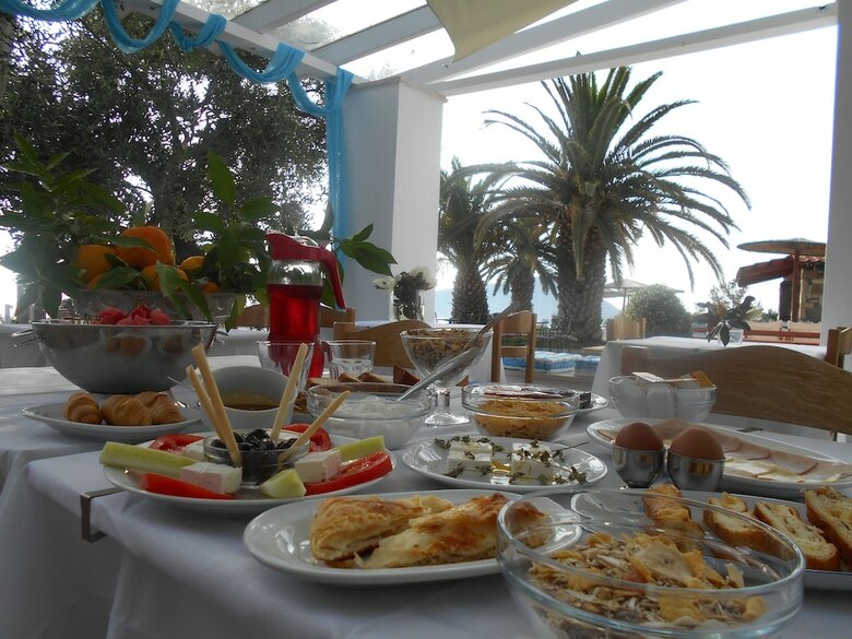 Kinira Beach Hotel