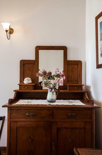 Hostal Nostos Guesthouse