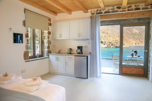 Molos Apartments