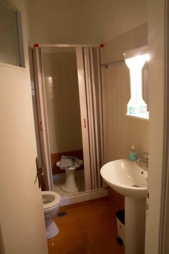 Hostal Anixis Hotel