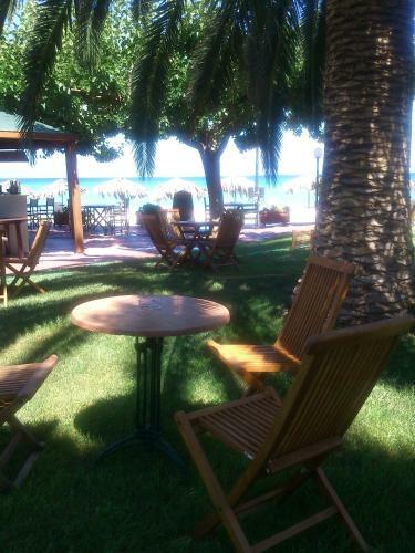 Hostal Evoikos Beach & Resort