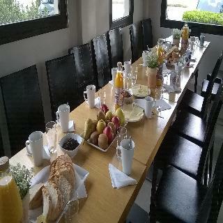 Avaton Hotel