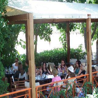 Avaton Hotel