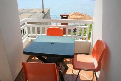 Apartments By The Sea Igrane, Makarska - 2680