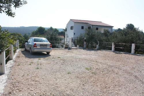Apartments With A Parking Space Maslinica, Solta - 5184
