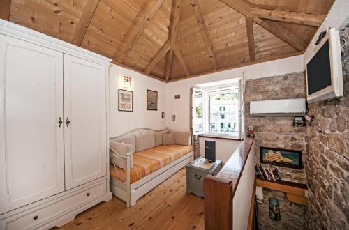 Seaside Holiday House Maslinica, Solta - 13965