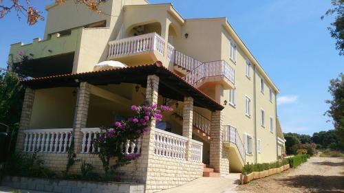 Apartments With A Parking Space Mandre, Pag - 12409