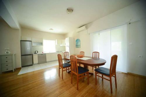 Three-bedroom Apartment In Ljubac, Zadar I