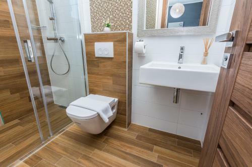 Bozi, Luxury Apartment By The Beach For 8