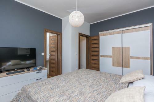 Bozi, Luxury Apartment By The Beach For 8
