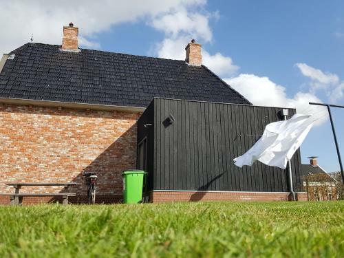 Heritage Holiday Home In Zoutkamp With Garden