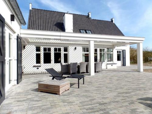 Beautiful Holiday Home In Ouddorp On Dutch Coast