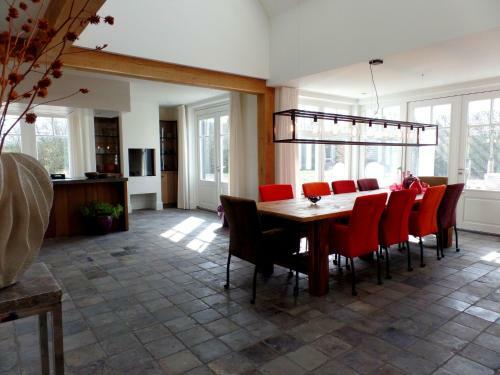 Beautiful Holiday Home In Ouddorp On Dutch Coast