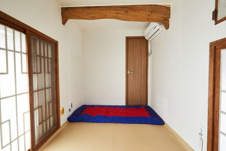 Hotel Choongsindang Hanok Traditional House