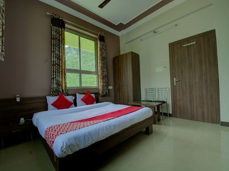 Hotel Oyo 16709 Green Valley Resort