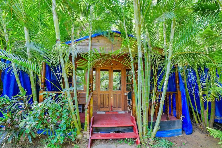 Hotel Oyo 26690 Neptune Point Premium Cottages