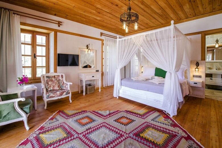 Hotel Pier House