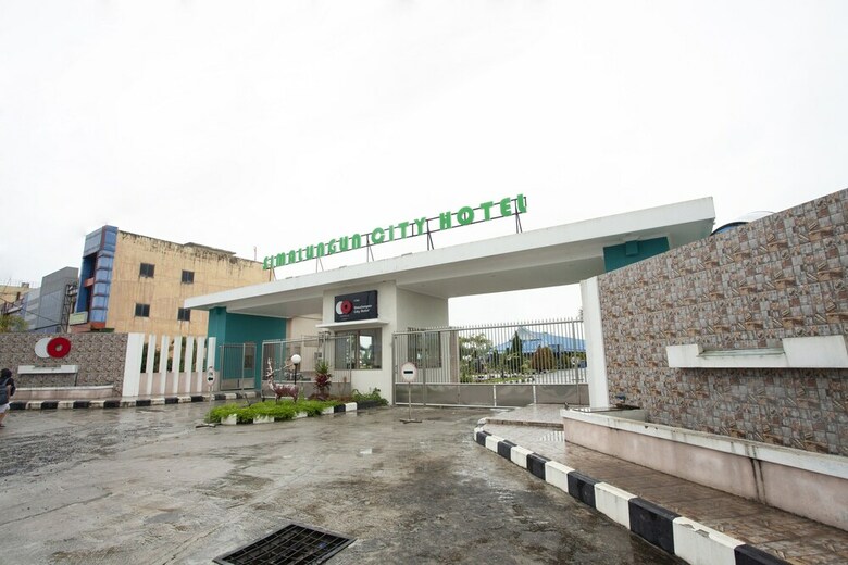 Capital O 1709 Simalungun City Hotel