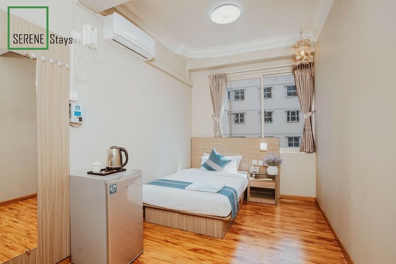 Hostal Serene Stays Hotel