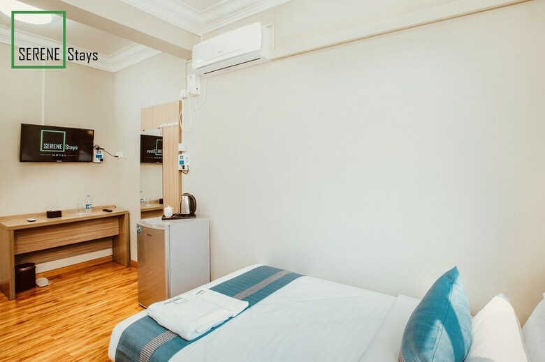 Hostal Serene Stays Hotel