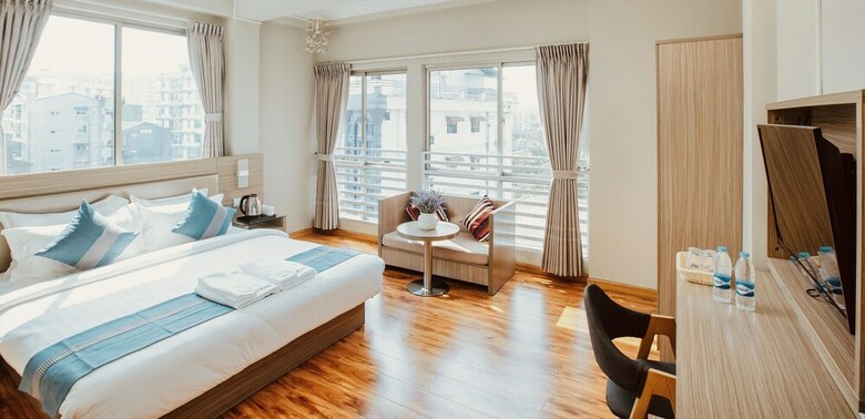 Hostal Serene Stays Hotel