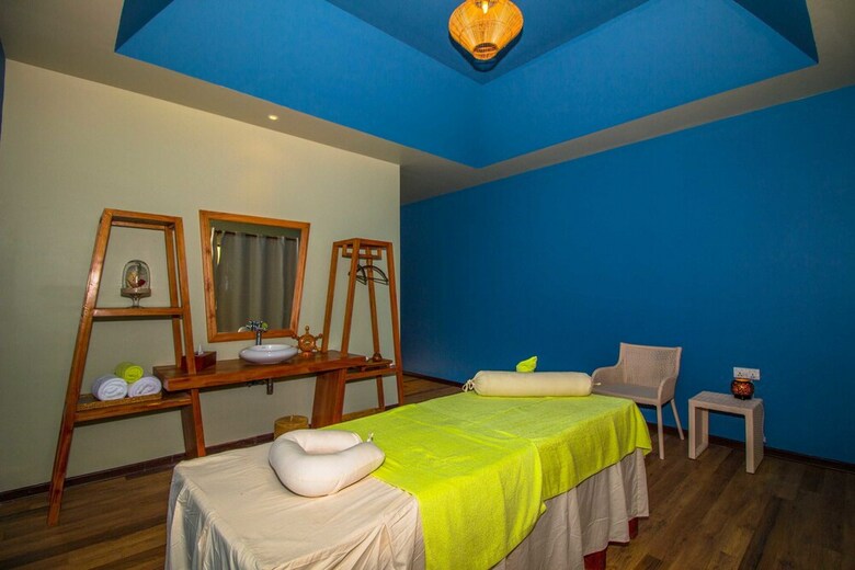 Hotel Pristine Mermaid Resort