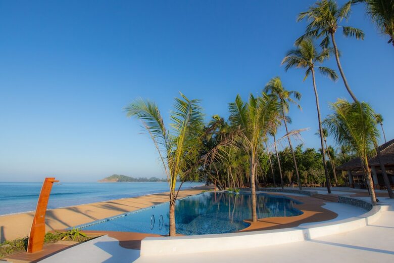 Hotel Pristine Mermaid Resort
