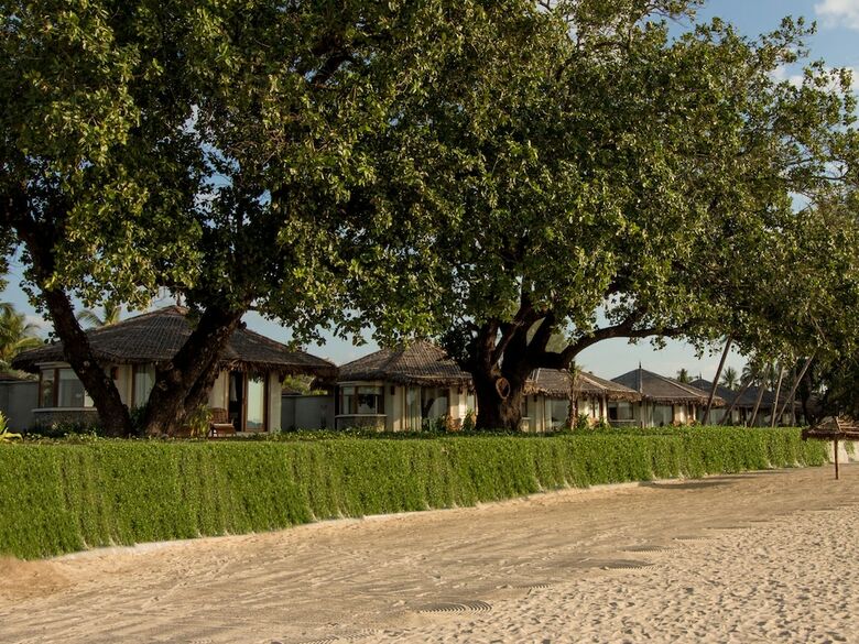 Hotel Pristine Mermaid Resort