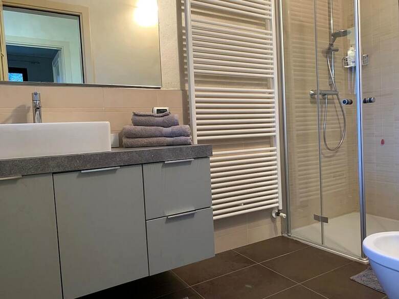 Upscale Villa In Sal� Lombardy With Swimming Pool