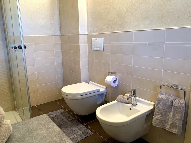 Upscale Villa In Sal� Lombardy With Swimming Pool
