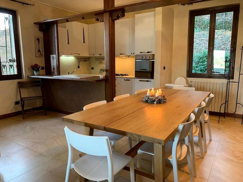 Upscale Villa In Sal� Lombardy With Swimming Pool