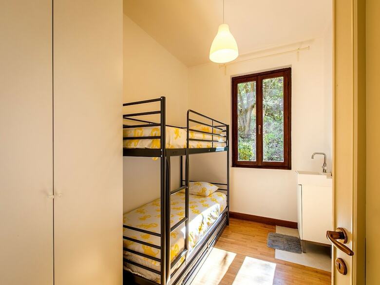 Upscale Villa In Sal� Lombardy With Swimming Pool
