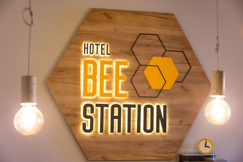 Hostal Hotel Bee Station - Hostel