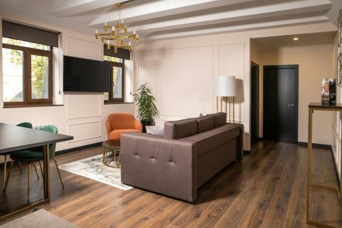 De Paris Apartments
