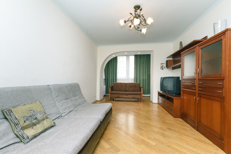 Apartment On Sheptitskogo Str