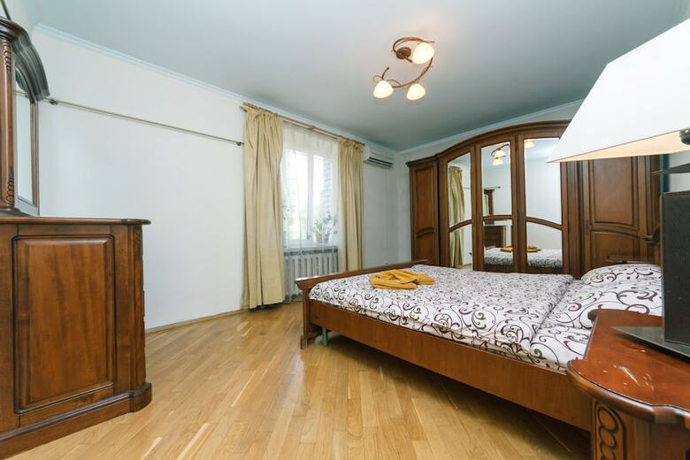 Apartment On Sheptitskogo Str