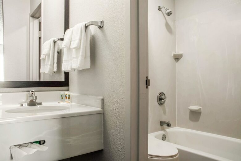 Motel Hotel East Syracuse