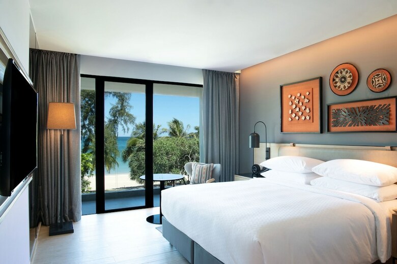 Hotel Four Points By Sheraton Phuket Patong Beach Resort