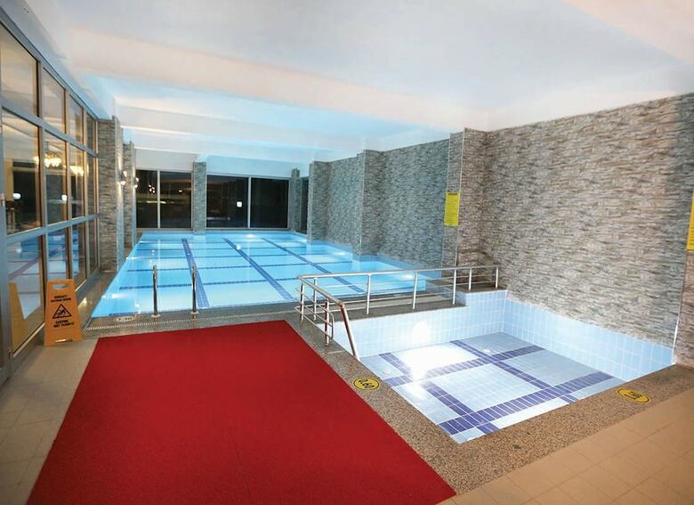 Hotel Lavin Otel