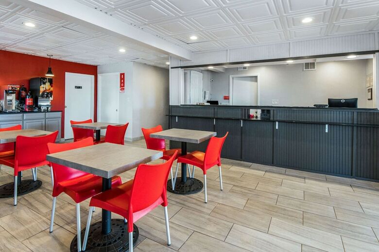 Hotel Econo Lodge