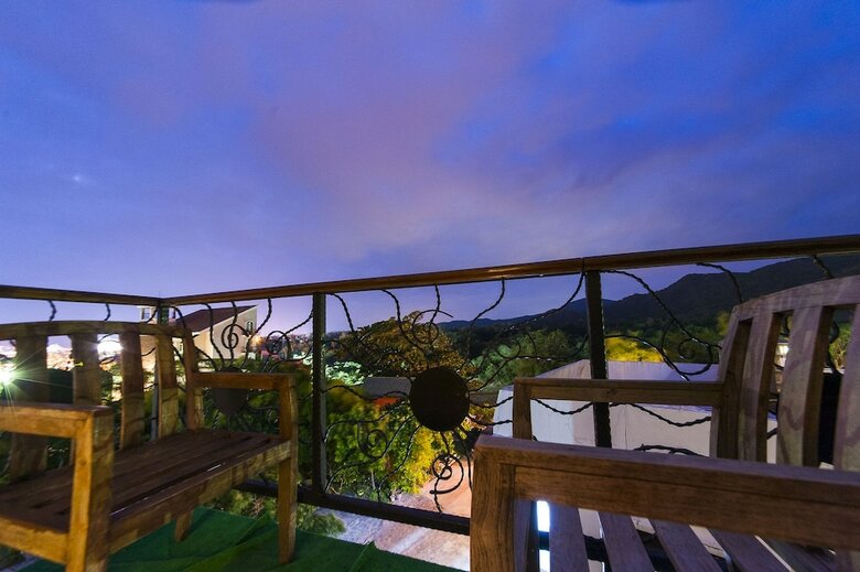 Bed & Breakfast Seasons Bali Fashion Inn