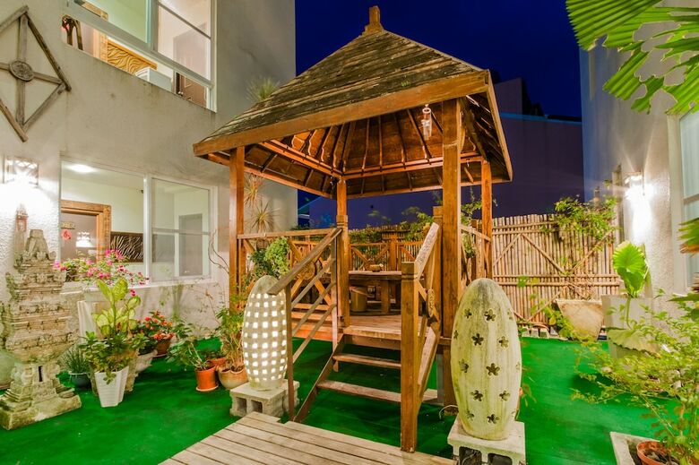 Bed & Breakfast Seasons Bali Fashion Inn