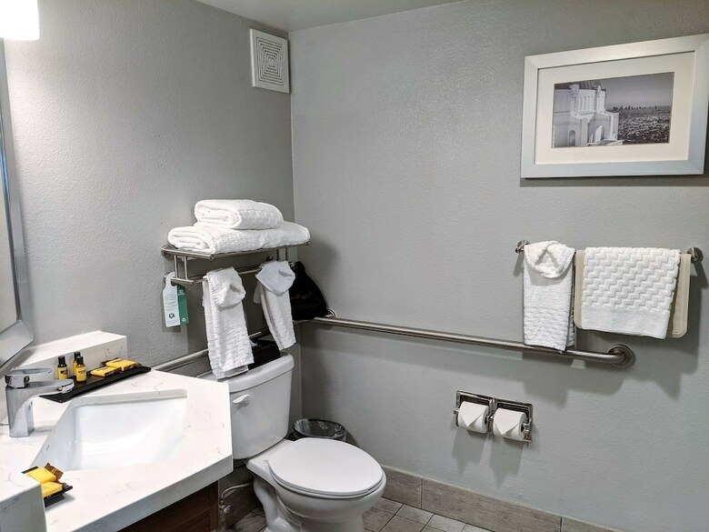 Best Western Plus Commerce Hotel