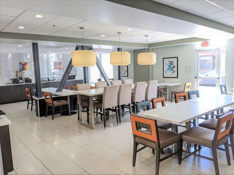 Best Western Plus Commerce Hotel