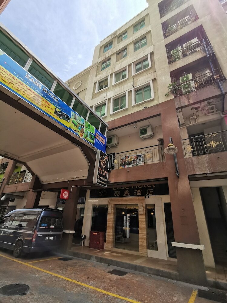 Ease Hotel