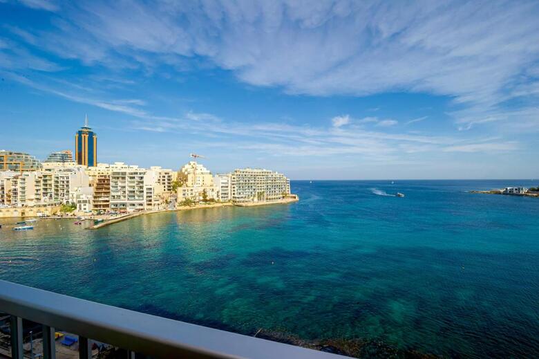 Spinola Bay Apartment