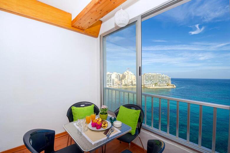 Spinola Bay Apartment