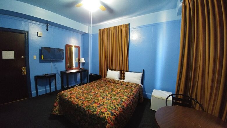 Taylor Hotel