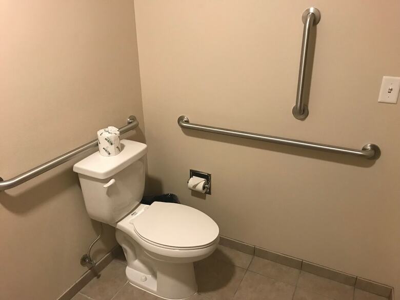 Hotel Cobblestone Inn & Suites - Clarion